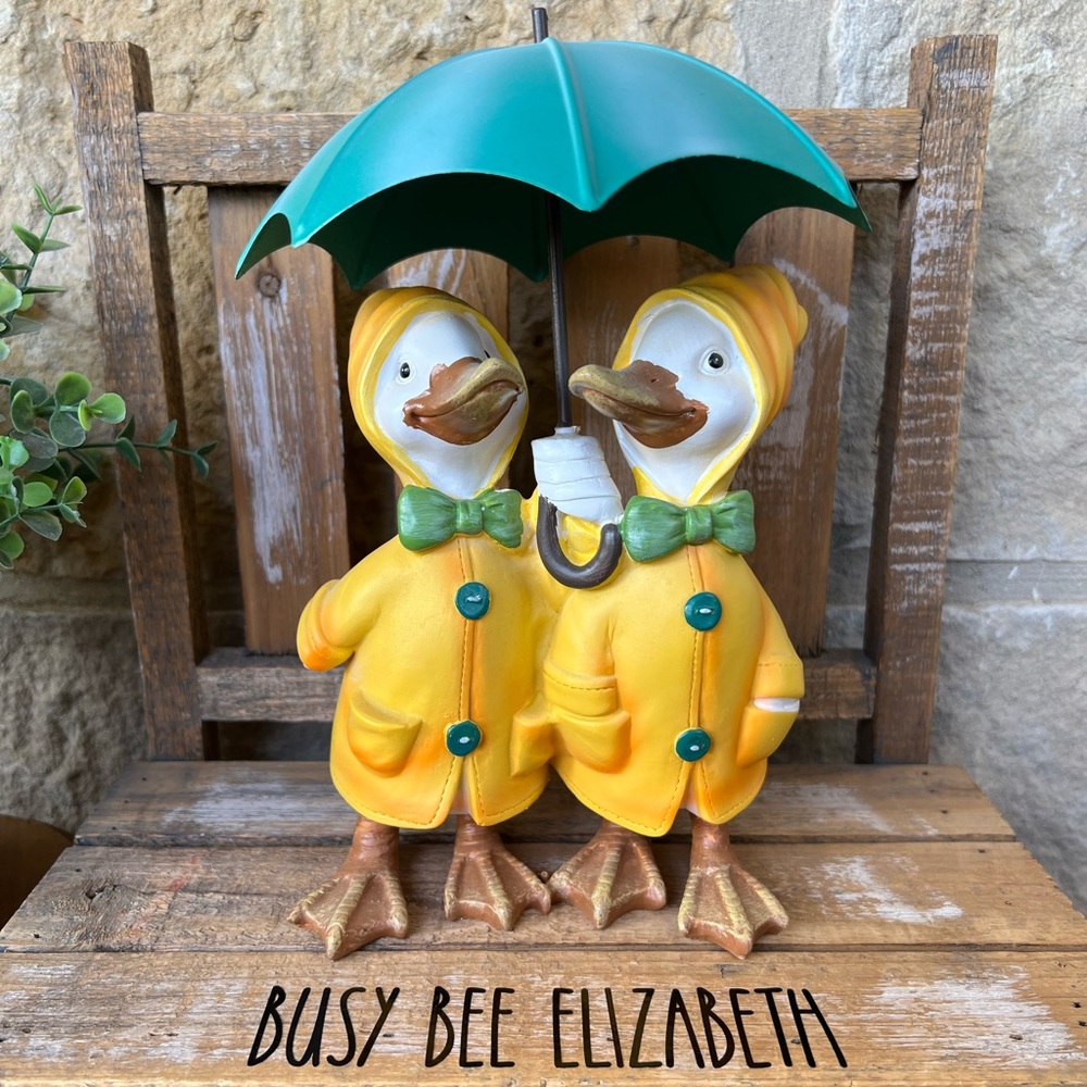 🆕 Ducks Wearing a Raincoat Holding an Umbrella Resin Decor!